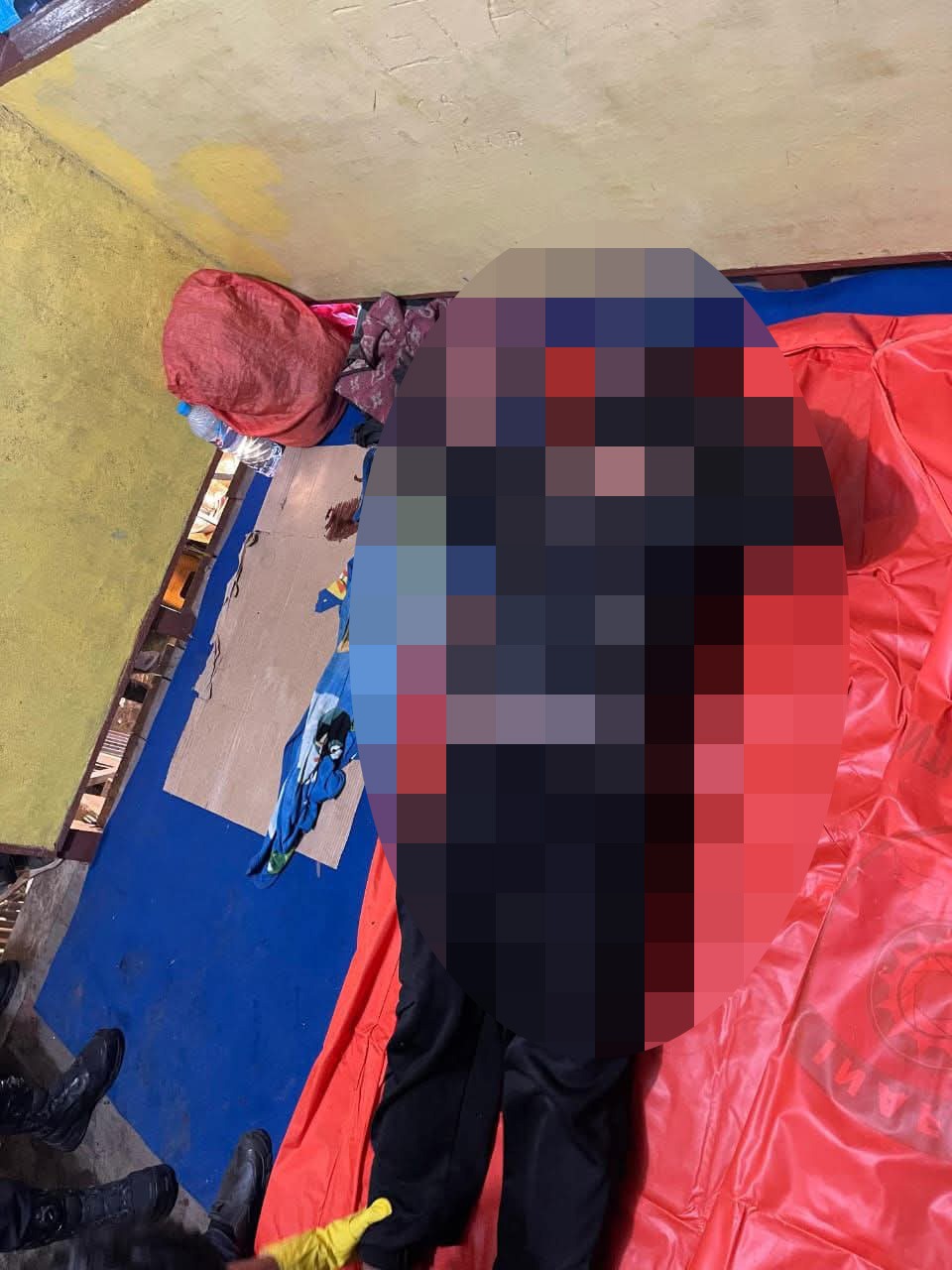 Polisi Evakuasi Temuan Jenazah Seorang Pria di Kawasan Stadion Baning Kota Sintang