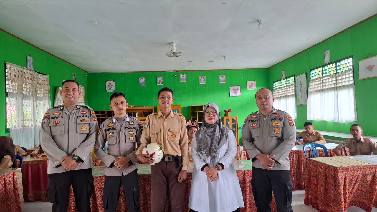 Satbimmas Polres Merangin Laksanakan Giat Binredawan di SMPN 43 Merangin ciptakan Nuansa Positif Extrakurikuler Sekolah.
