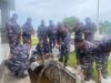 Danlanal Bintan Tabur Bibit Ikan Nila Untuk Mengurangi Pertumbuhan Jentik Nyamuk di Lingkungan Sekitar