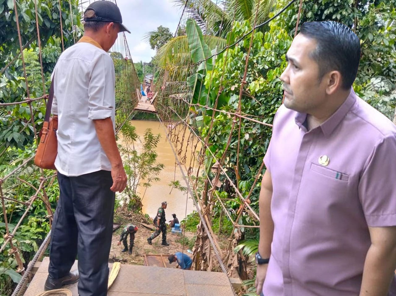 Bupati: Sudah Disiapkan Jalan Alternatif dari Awal Terkait Para Guru dan Siswi Terobos Jembatan Rusak Pergi ke Selolah