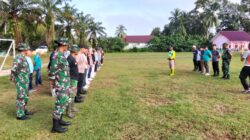 Jumat Bersih, Koramil-04/Sarolangun Bersama Forkopimcam Sarolangun Giat Karya Bhakti Bersihkan Lapangan Sepak Bola