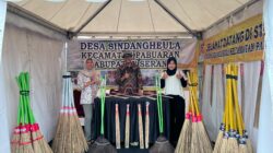 Desa sindangheula tanpilkan sapu lidi dalam festival nasional ,, bangun,desa ,bangun indonesia,2025