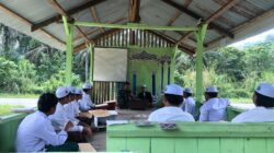 Tanamkan Rasa Cinta Tanah Air Babinsa Beri Materi Wasbang Kepada Santri Di Pondok Pesantren
