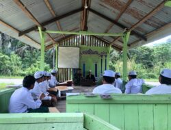 Tanamkan Rasa Cinta Tanah Air Babinsa Beri Materi Wasbang Kepada Santri Di Pondok Pesantren
