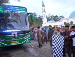 Wabup Lepas Keberangkatan Kloter 18 CJH Merangin Bupati Bekali Rendang untuk 147 Orang Calon Jemaah Haji