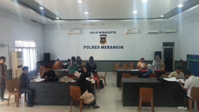 Guna Berikan Layanan Terbaik, Polres Merangin Siapkan Aula Untuk Pemohon SKCK Yang Membeludak