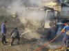 Truck Terbakar di Perjalanan dari Tambang Menuju Stockfile PT. Caritas, Sertu Aan Satria Anggota Koramil 420-04/Sarolangun Sigap Bantu Pemadaman