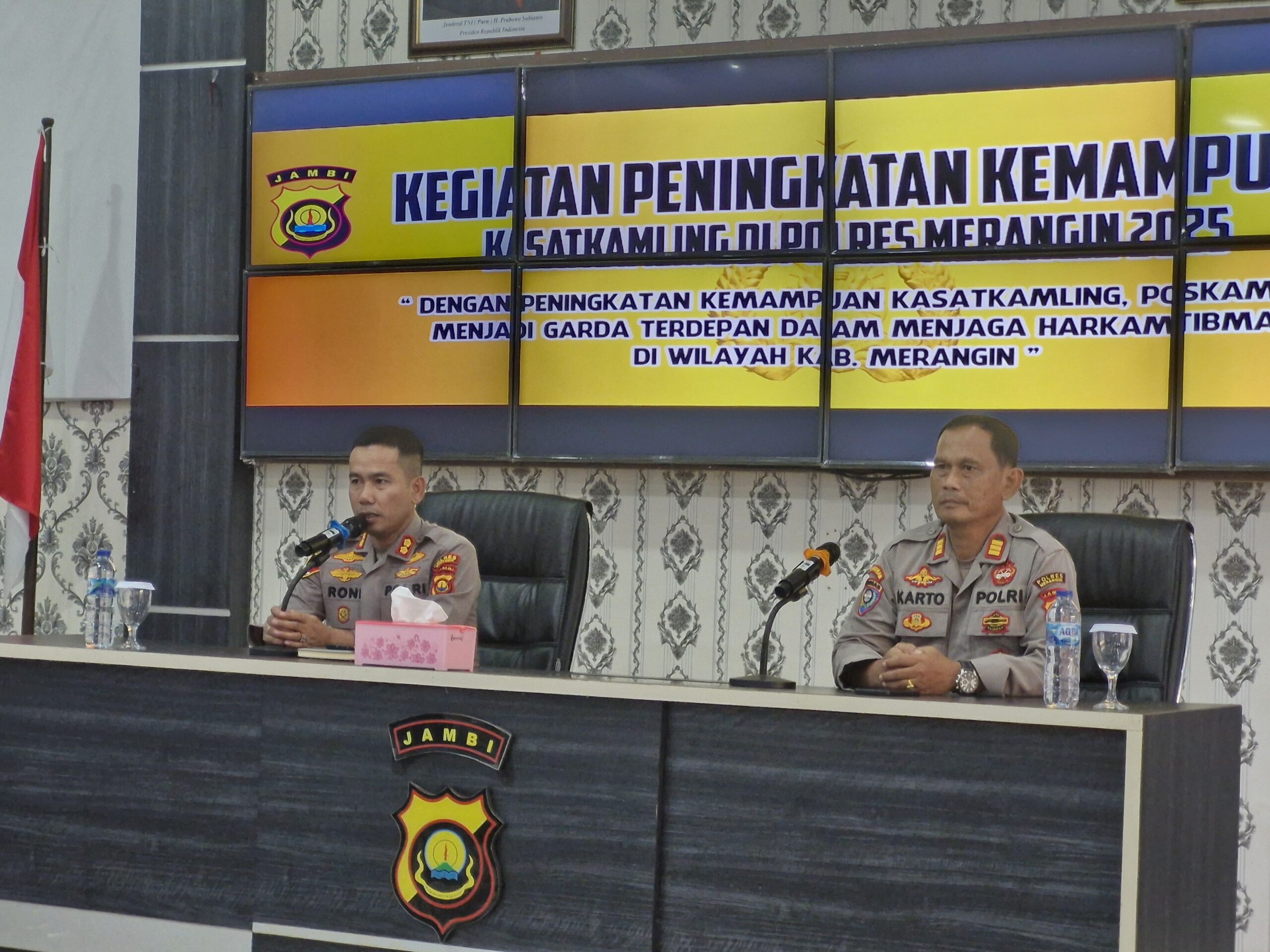 Polres Merangin Beri Pelatihan Peningkatan Kemampuan Kasatkamling Tahun 2025 Kepada Perwakilan Rt, Rw, Serta Ketua Pemuda 
