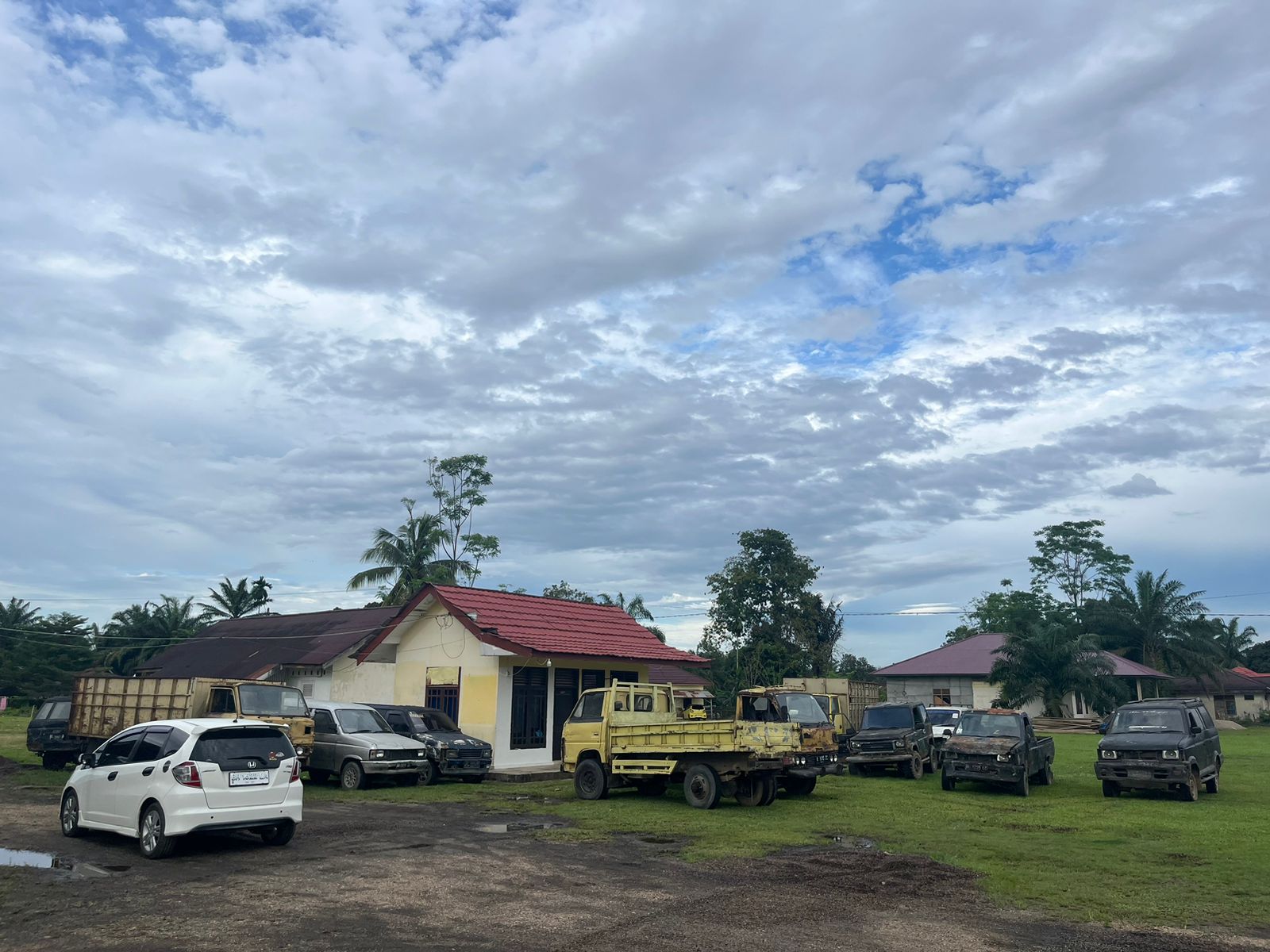 SPBU Sungai Bengkal Digerebek, 10  Kendaraan Tampa Nopol Dan Tidak Layak Jalan Diamankan