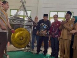 Lagi, Bupati H M Syukur Launching Sekolah Lansia· Desa Pauh Menang dan Desa Plakar Jaya Kecamatan Pamenang