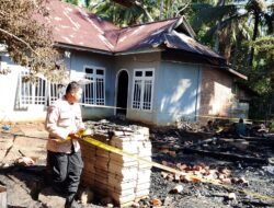 Rumah milik warga di RT 05 Dusun Sumber Jaya, Desa Sekancing, Kecamatan Tiang Pumpung, ludes dilalap si jago merah