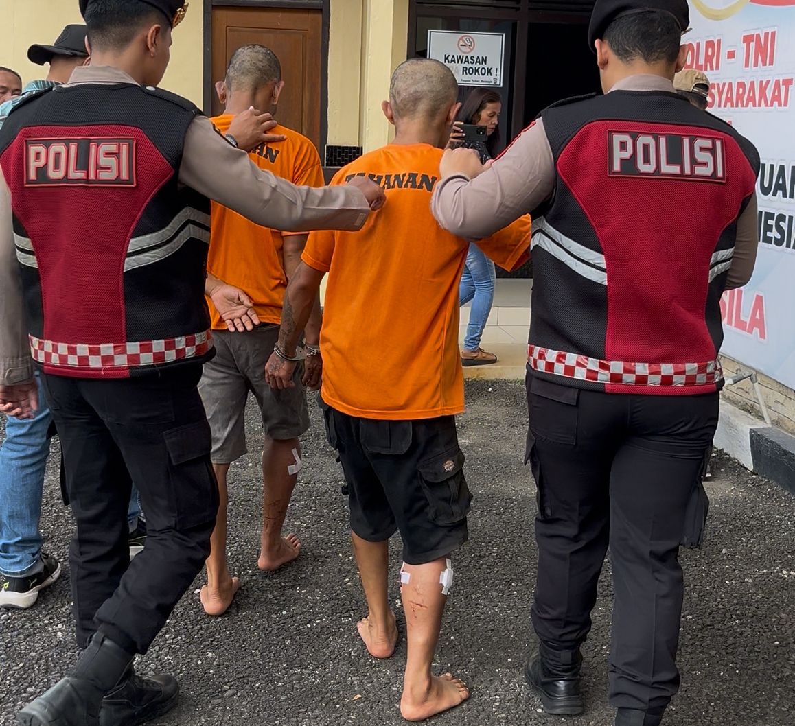 Tangkap Perampok,Petugas dapati pula Biji Ganja,HP hasil rampasan, senjata Tajam dari tangan pelaku 