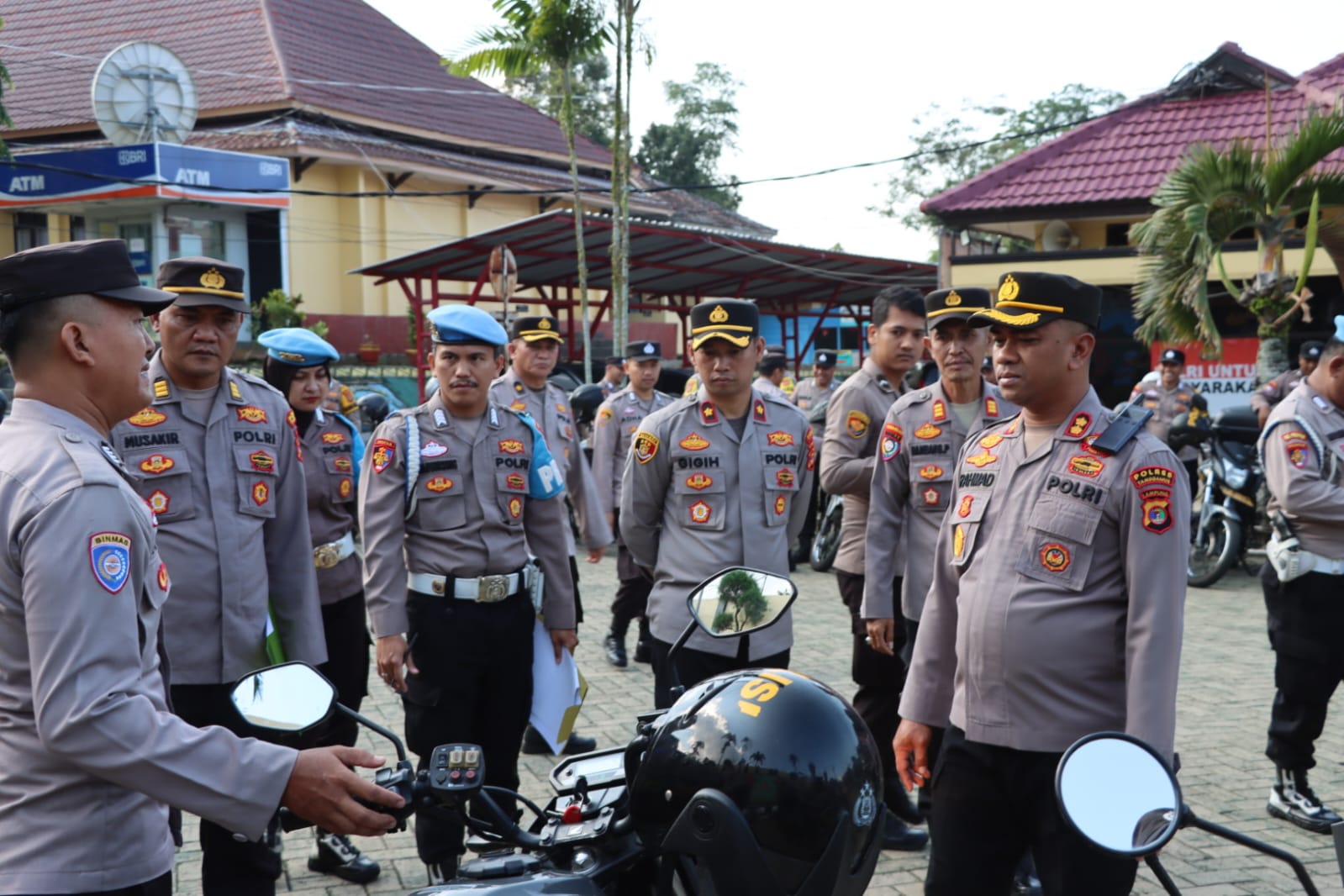 Kapolres Tanggamus Periksa Kendaraan Operasional, Tekankan Perawatan dan Tugas Bhabinkamtibmas