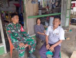 Pererat Hubungan dengan Warga, Babinsa Praka Alfin Irvan Laksanakan Komsos di Desa Batu Empang