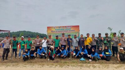 Polres Sarolangun Bersama Pemerintah Kecamatan Limun, Tanam Jagung Dukung Ketahanan Pangan Nasional