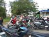 Polres Merangin Layani Masyarakat Sepenuh Hati,Kabag SDM Bersama Personil Bantu Susun Parkir Sepeda Motor
