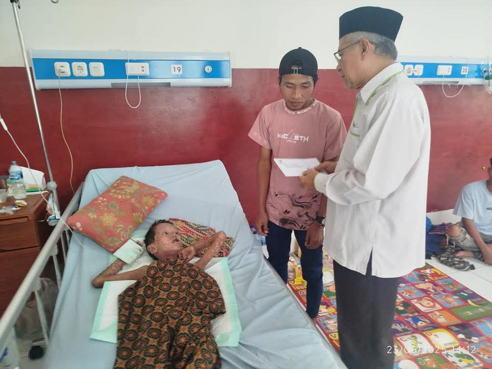 BAZNAS  Kabupaten Tebo Salurkan bantuan Pengobatan Untuk Pasien Anak Di RSUD STS