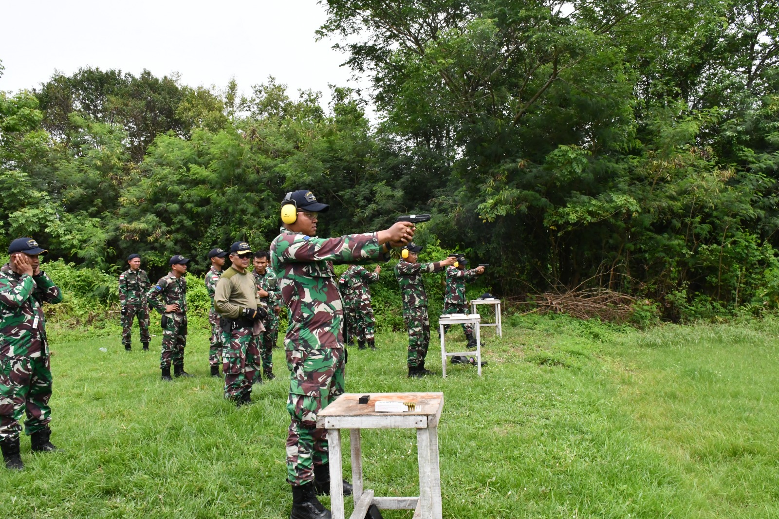 Asah Naluri Tempur, Prajurit KRI Torani-860 Laksanakan Latihan Menembak