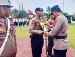 Kapolres Sarolangun Pimpin Upacara Pemberhentian Tidak Dengan Hormat Tiga Orang Anggotanya.