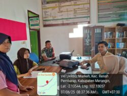 Babinsa Koramil 420-07/Sei Manau Serda Eko ediyanto melaksanakan Komunikasi Sosial (Komsos) dalam rangka Pembinaan Teritorial dengan masyarakt Desa Marus Jaya Kec, Renah pembarap