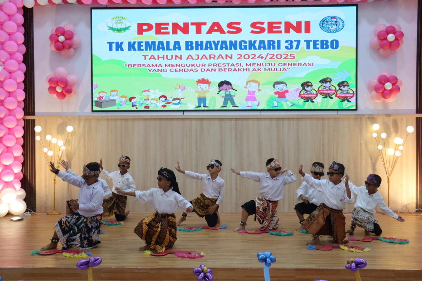 Pentas Seni TK Kemala Bhayangkari 37 Tebo Tampilkan Kreativitas Dan Nilai Moral Amak Usia Dini