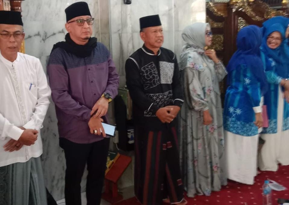 Wabup Ajak Ibu-ibu BKMT Muliakan Al Quran Membludak Emak-emak Hadiri Tablik Akbar PD BKMT Merangin 2025