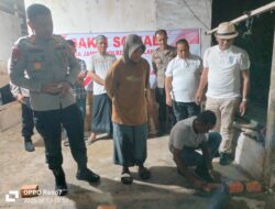 Bedah Rumah Hari Bhayangkara ke-79, Kapolres Sarolangun Lakukan Peletakan Batu Pertama.