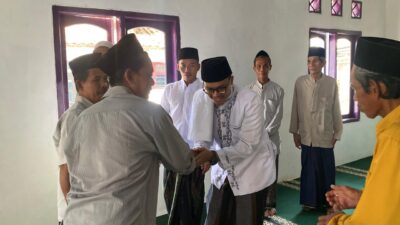Kades Suheli kunjungi jalupang wetan salat Jumat,santunan dan silaturahmi warga