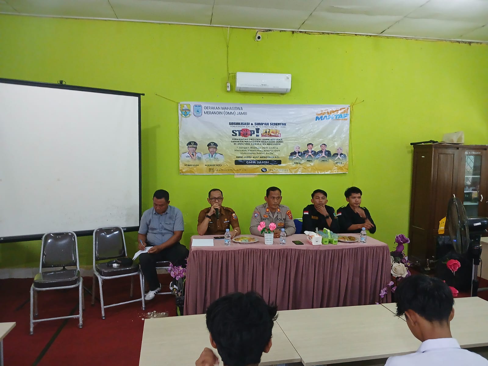 Polres Merangin, Sosialisasi Pencegahan Judi Online bersama Gerakan Mahasiswa Merangin (GMM) di SMKN-1 Merangin.