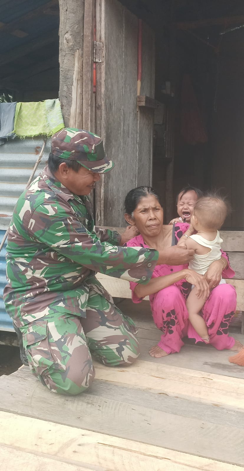 Babinsa Koramil 0420-02/Ma limun Cek Kondisi Anak Stunting di Wilayah Binaan