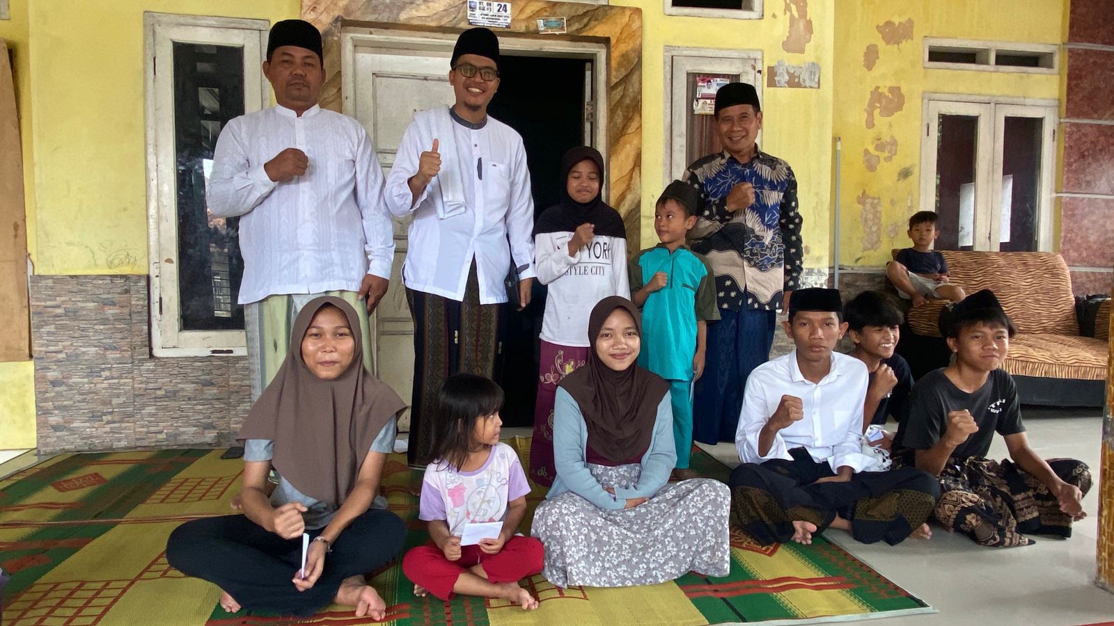 Jumat keliling di kp. Pasagi pasir wujud nyata kepedulian pemerintah desa sindangheula