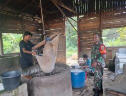 Koptu Romy Ramius, Babinsa Koramil 03/PAUH laksanakan pendampingan pelaku Usaha Mikro Kecil Menengah (UMKM) pembuatan usaha pengolahan tahu