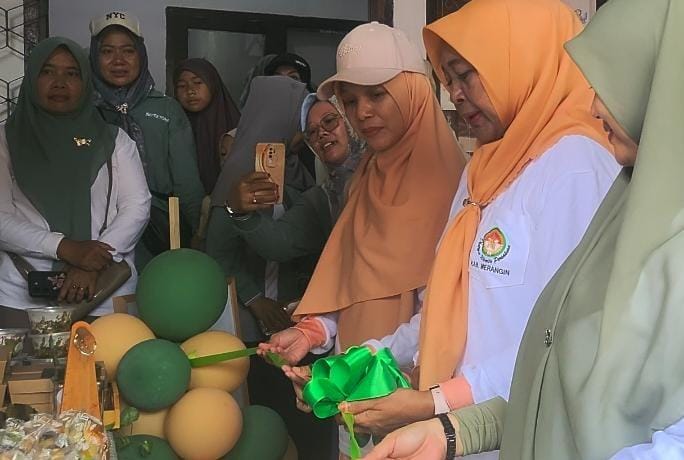 Wabup H A Khafidh Launching Kantin Kejujuran DWP Inspektorat