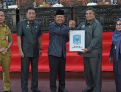 Fraksi-fraksi Dewan Merangin, Sampaikan Pandangan Umum Pada Paripurna DPRD Merangin Terhadap Ranperda APBD 2024