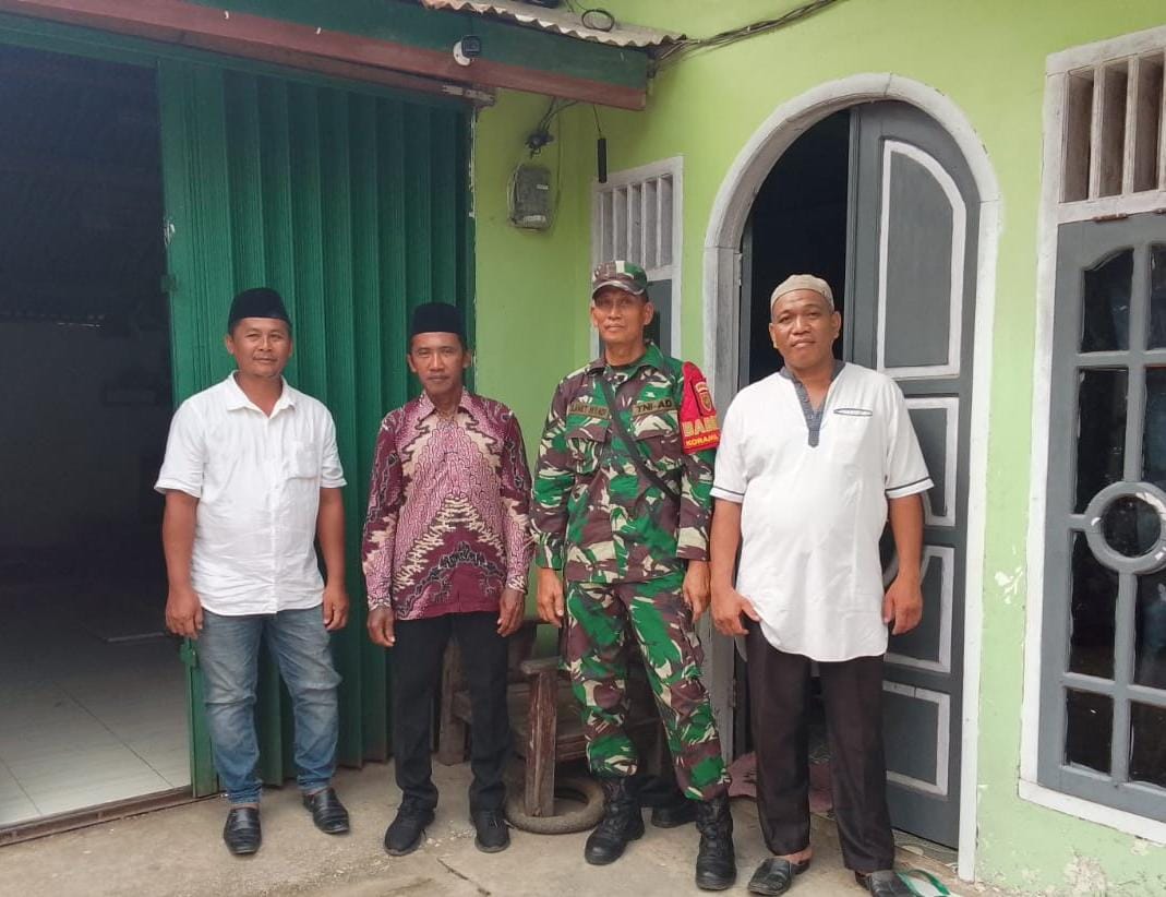 Jalin Silaturahmi, Babinsa Aktif Laksanakan Komunikasi Sosial dengan Warga
