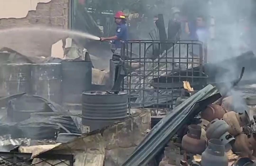 Wabup H A Khafidh Tinjau Rumah Terbakar di Belakang Lapas