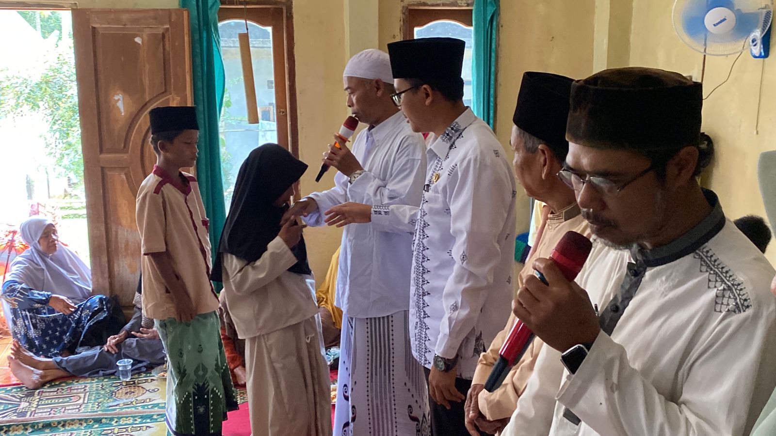Kepala desa sindangheula hadir pengajian rutin majelis taklim Al murodiyah dan santuni anak yatim di bulan muharam