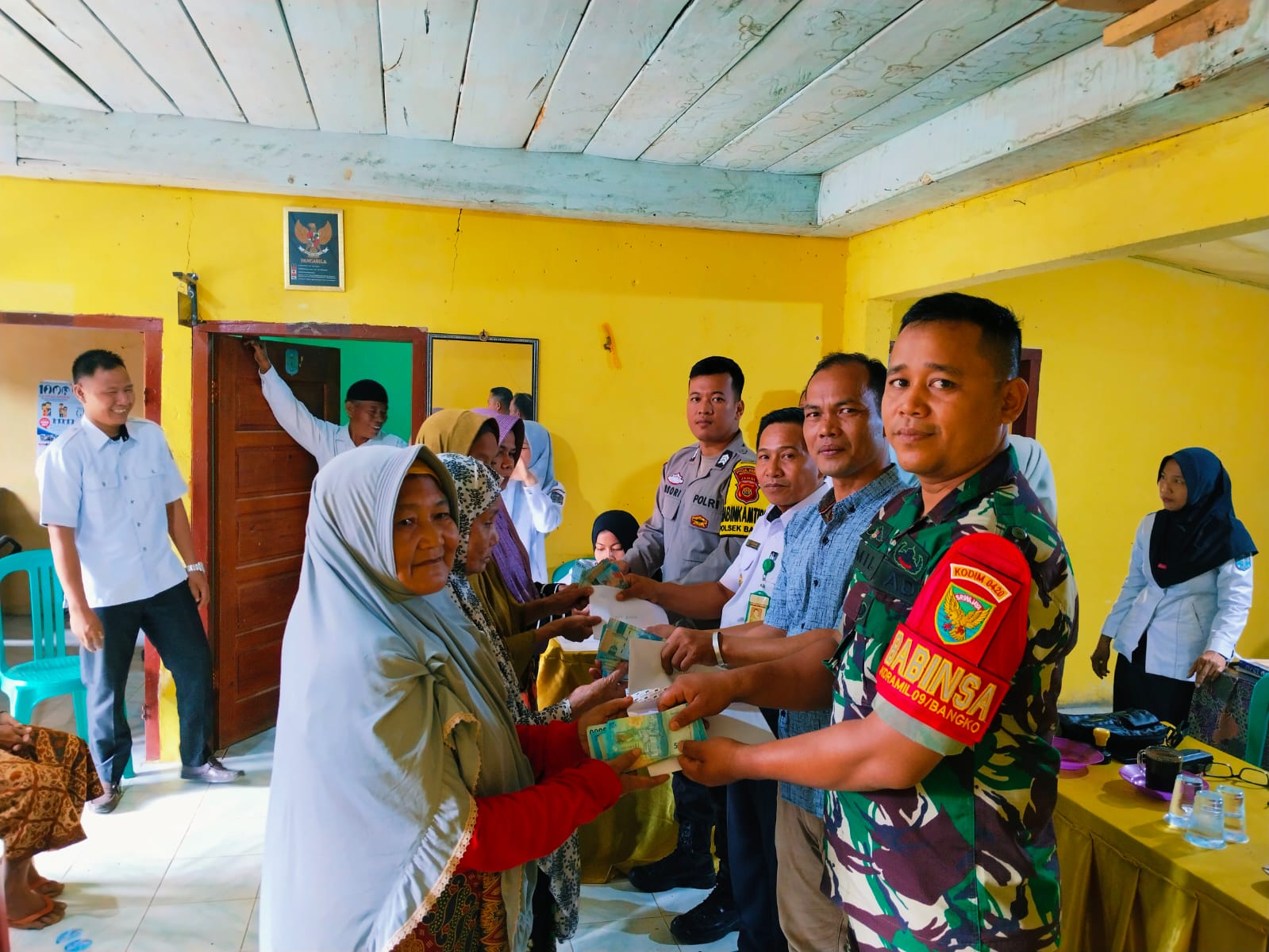 Kawal Penyaluran BLT-DD Tahap II, Warga Merasa Terbantu