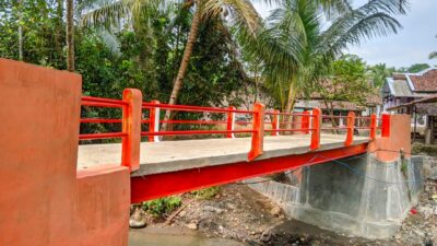 Pembangunan Jembatan Gelagar Besi di Kampung Cimuli Hilir, Mekarmanik: Akses Warga Kini Lebih Lancar