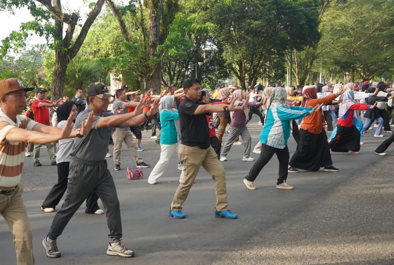 Ribuan Pegawai Pemkab Merangin Ikuti Senam Jumat Sehat