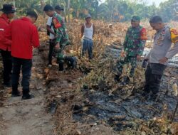 Babinsa Bersama Bhabinkamtibmas dan Manggala Agni Berikan Himbauan dan Edukasi Cegah Karhutla