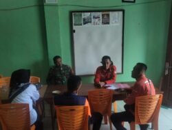 Komsos di Kantor Desa, Babinsa Tingkatkan Kerjasama Yang Baik Dengan Aparat Desa