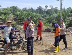 Babinsa Bersama Bhabinkamtibmas patroli dan sosialisasi dalam pencegahan Karhutla di wilayah desa binaan