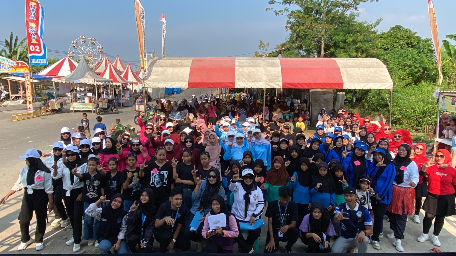 Lomba senam kreasi ramaikan hari ke-4 semarak HUT ke- 46 desa sindangheula