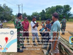 Babinsa Koramil 420-02/Ma Limun Serda Andi Irawan melakukan sosialisasi kepada warga Desa binaannya.