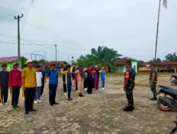 Menyonsong HUT RI Ke 80, Babinsa Latih Paskibraka Kecamatan Cerminan Nan Gedang