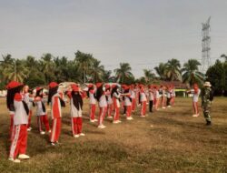 Semangat Kemerdekaan! Babinsa Latih Paskibraka Tabir Lintas Sambut HUT RI ke-80