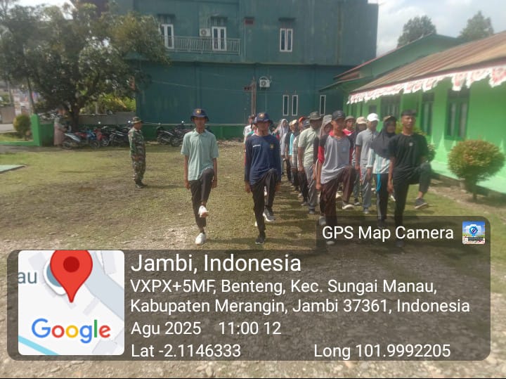 Babinsa Koramil 420-07/Sei Manau Latih Paskibraka Tanamkan Semangat Nasionalisme