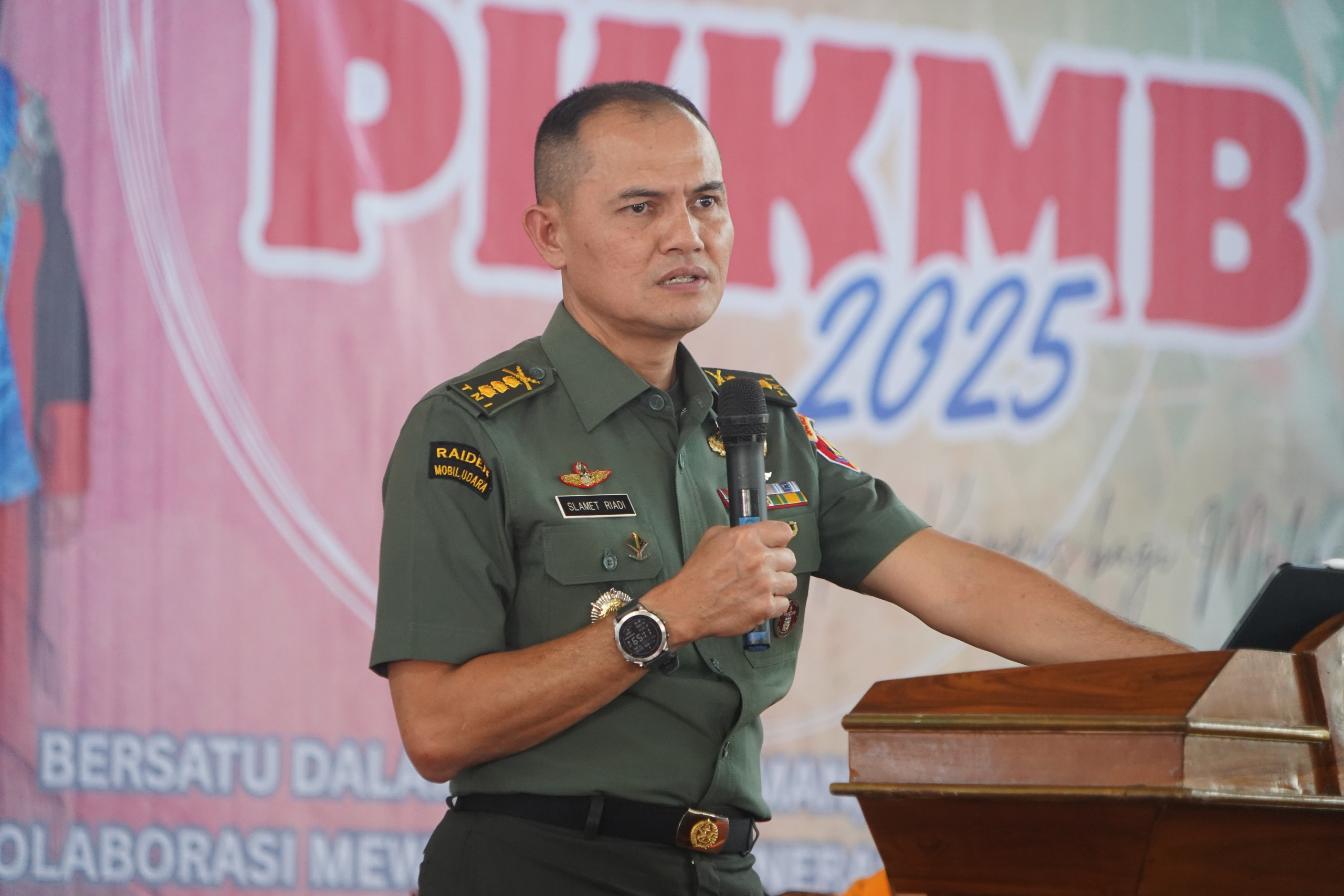Kasrem 042/Gapu Tanamkan Semangat Bela Negara kepada Mahasiswa Baru Universitas Jambi 2025