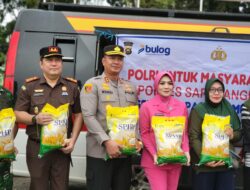 Polres Sarolangun Bersinergi dengan Pemkab Gelar Pangan Murah, Warga Antusias Serbu Beras Murah.